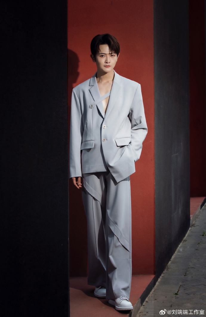 因为《庆余年 2》开播,看到了刘端端和付辛博相互吹捧,真是有趣极了