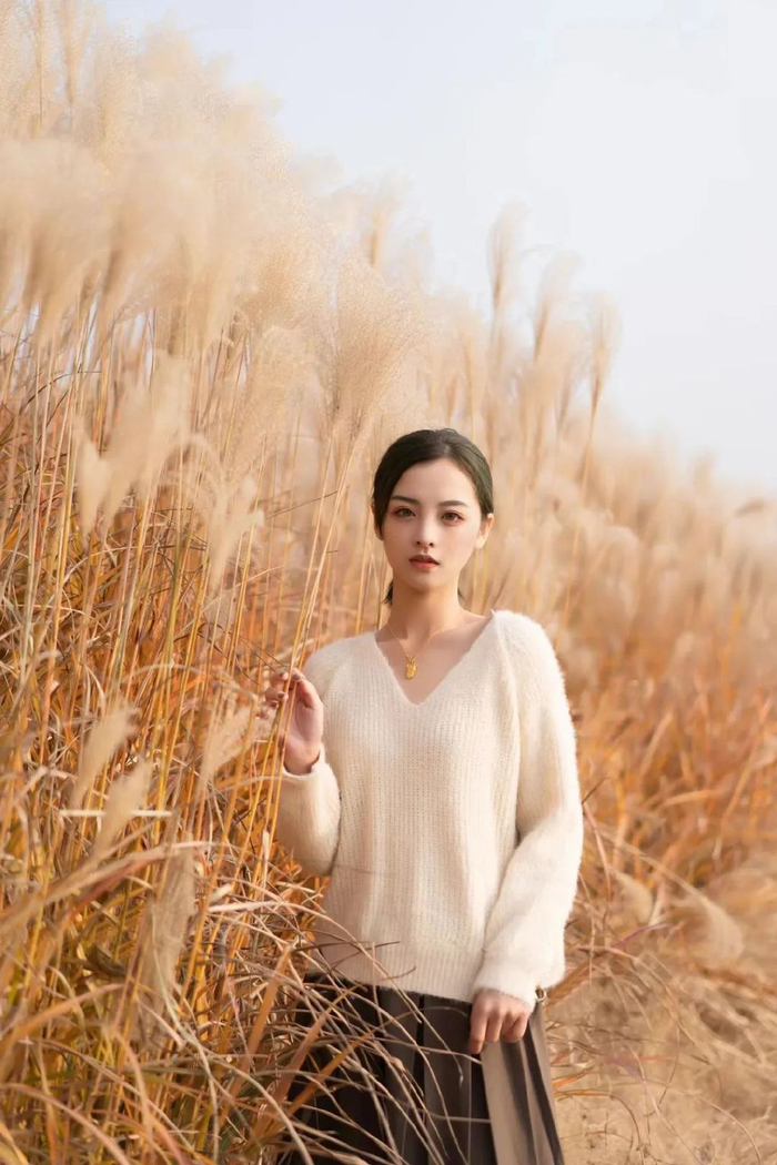 芦苇荡中拍人像,用好这份拍摄攻略,拍照简约好看人也美|人像|芦苇荡