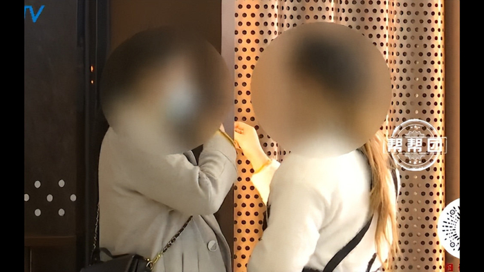 19岁女儿执意打工拒回家，母亲焦虑：她谈恋爱还合租我放心不下