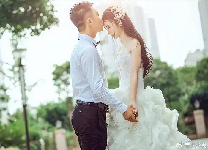 “网红鼻祖”程琳：曾称霸QQ空间的非主流女神，如今36岁怎样了？|qq空间|网恋|头像|宅男|时代_新浪新闻