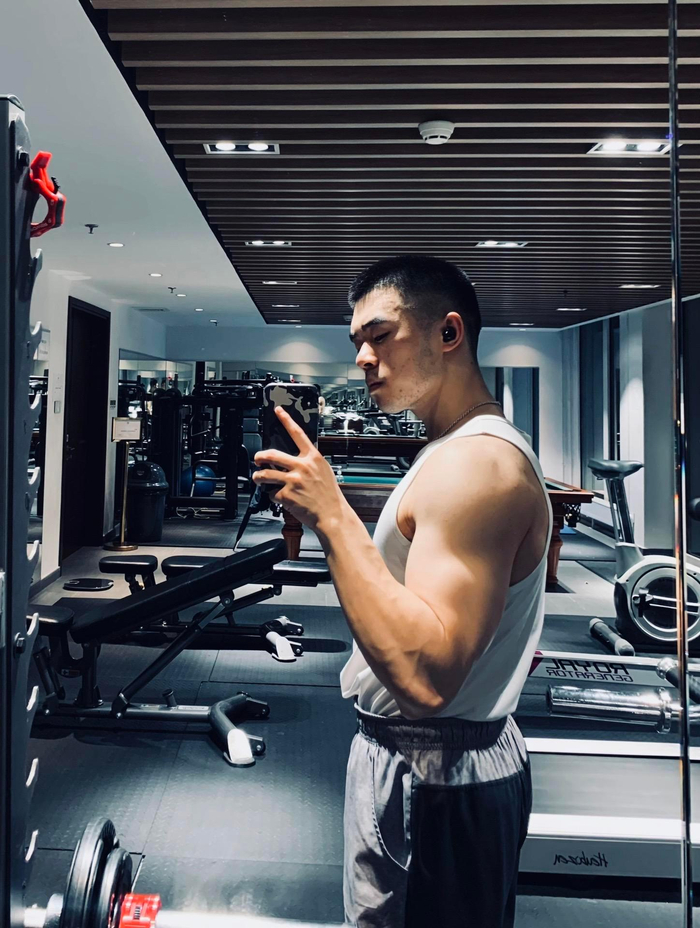 四川绵阳的肌肉帅哥有人喜欢憨憨长相的男生吗图winner