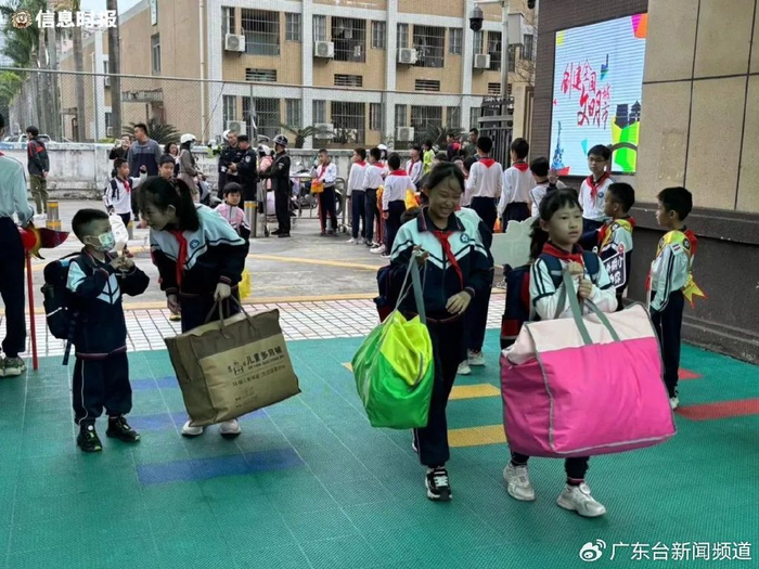 今早刷屏!热辣滚烫广州开学了!龙形头饰超抢眼|小学|开学|广州市_新浪