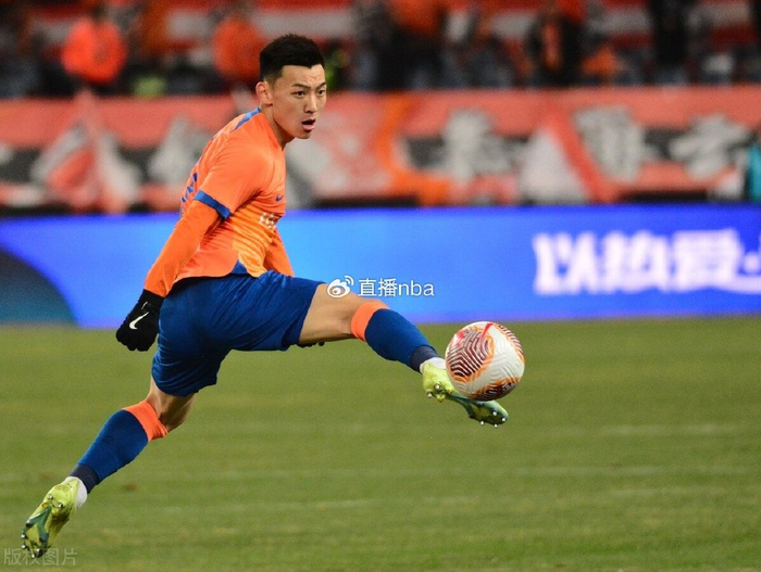 鲁能中超死磕国安的最强11人敲定克雷桑领衔多位新人挑大梁