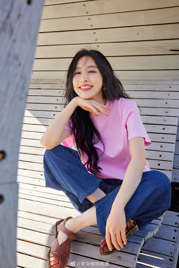 张俪多巴胺穿搭