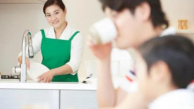 听闻科长制定猎艳年度计划，总目标达800美女，你还敢回家吗？