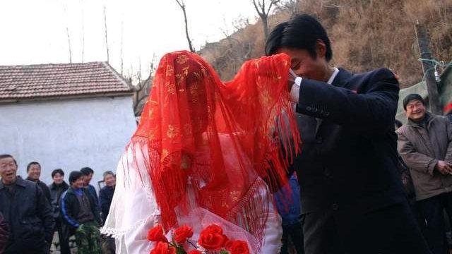 现在娶个媳妇咋这么难？老李头家的彩礼单吓坏街坊四邻