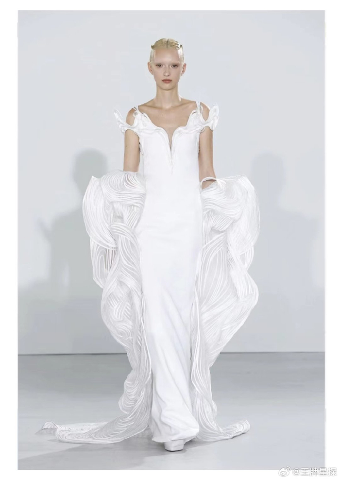 angelababy出席第42届香港电影金像奖