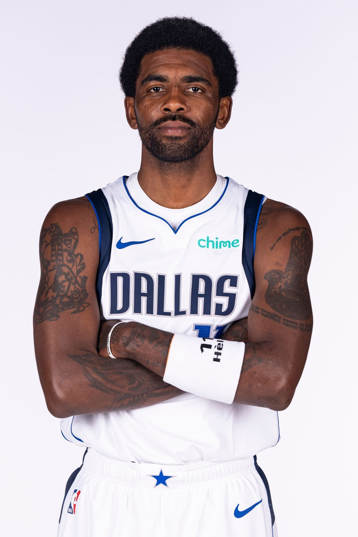 欧文和东契奇媒体日的定妆照