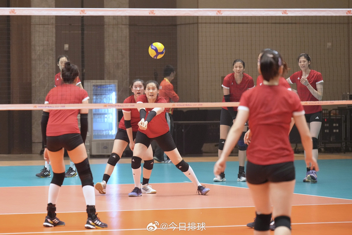 5月26日,中国女排在澳门训练备战