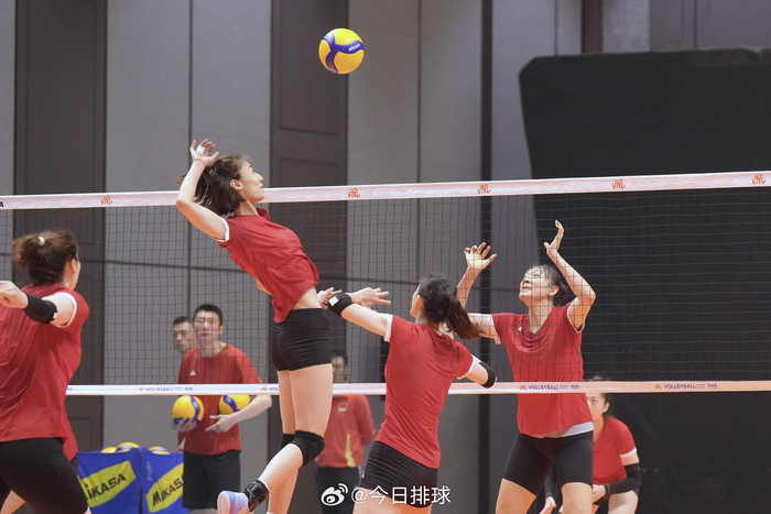 5月26日,中国女排在澳门训练备战