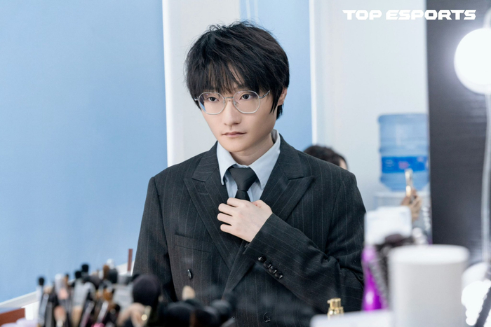 晒照今日份的解说小天下班啦