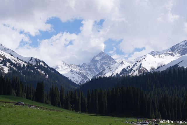 游客分享库尔德宁雪山美景，即将前往乌鲁木齐