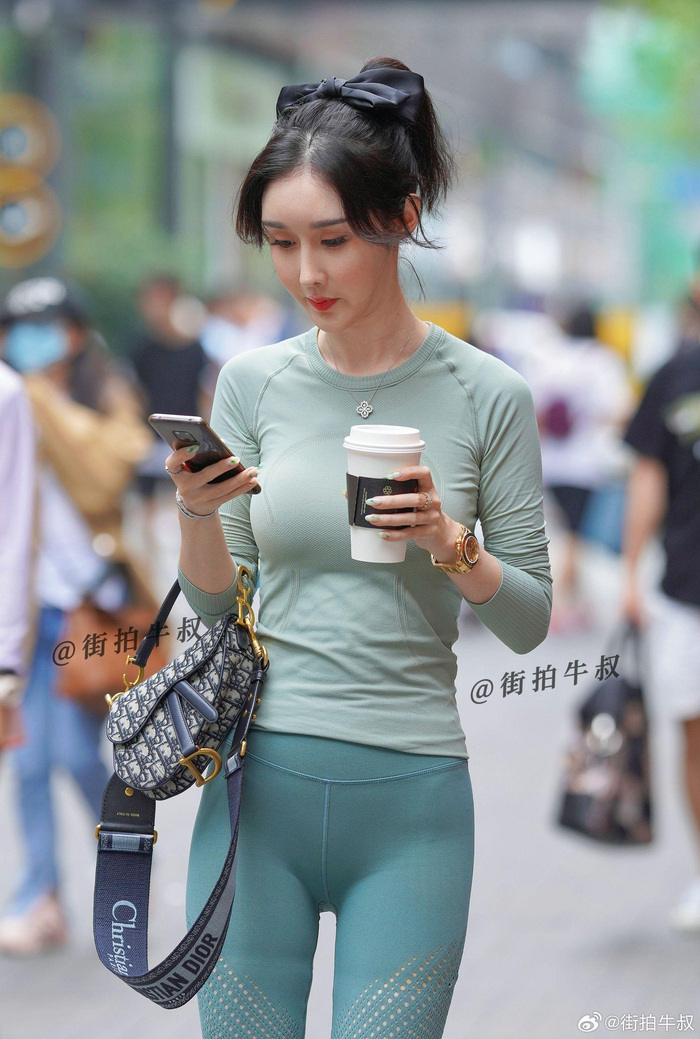 性感的健身裤美女