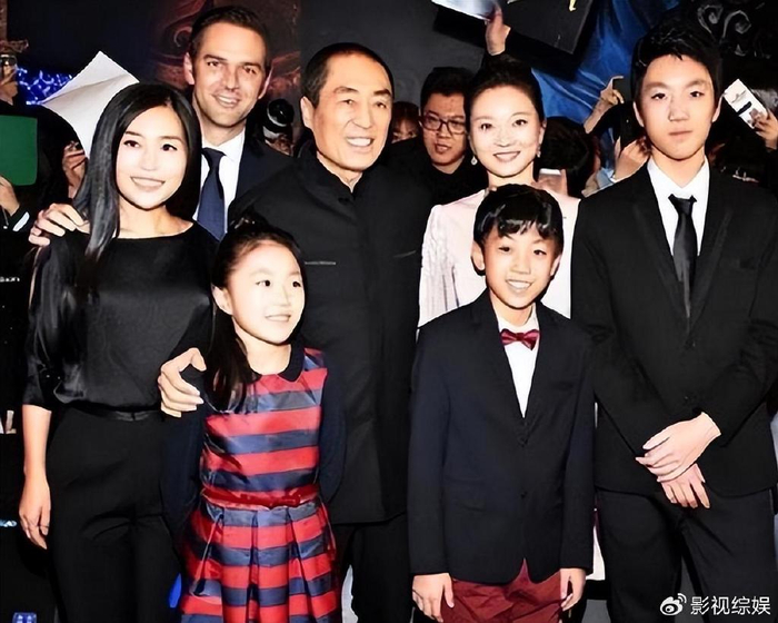 张艺谋儿子学李连杰赌王任正非女儿去名媛舞会像凑热闹的服务员