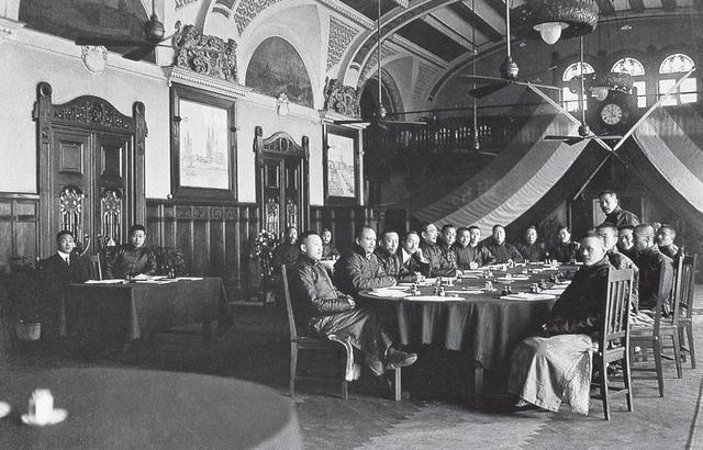 舆论热议：棚户区200元东北少妇究竟是真的假的