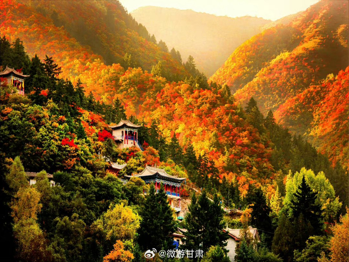 如果您厌倦了城市的繁华就来榆中看北山云海的磅礴绵延