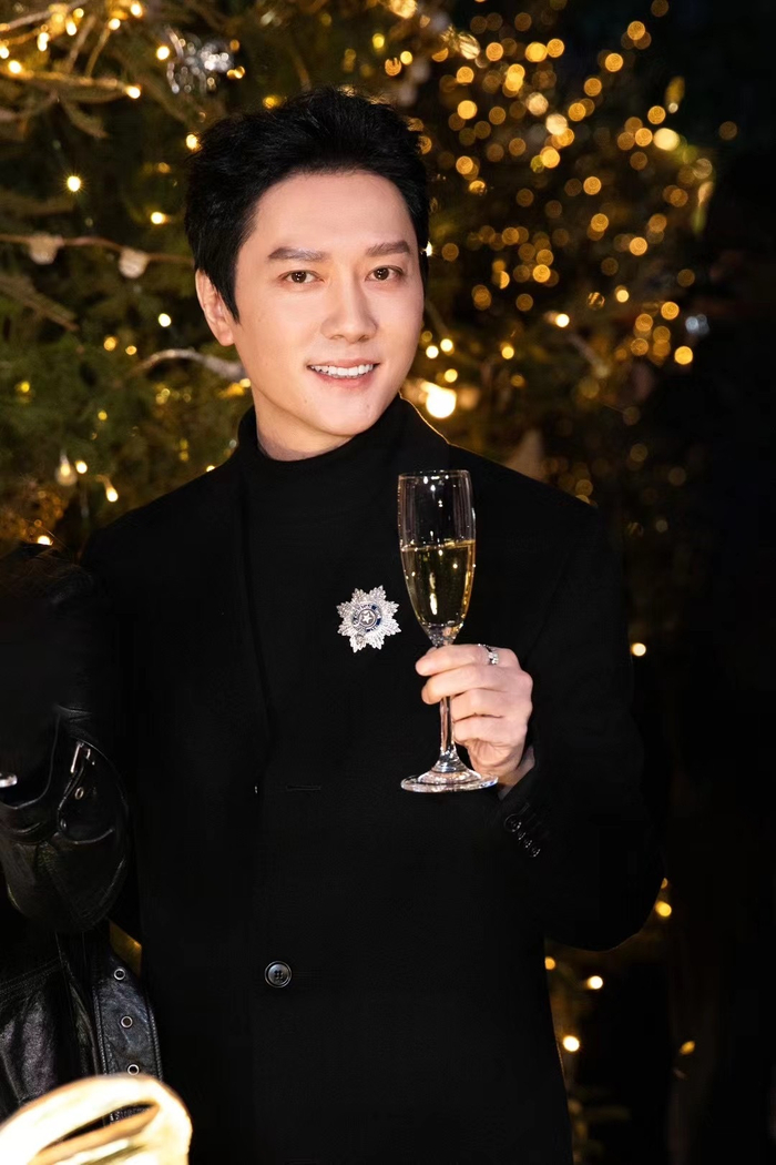 冯绍峰 | 迪奥点亮佳节绮梦 绮幻梦境 颂赞臻礼美学