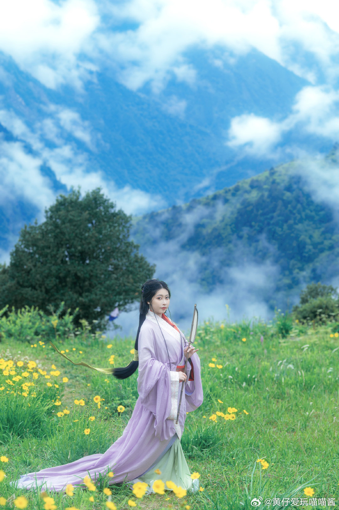 出境:@靠谱的cc酱_ 妆造