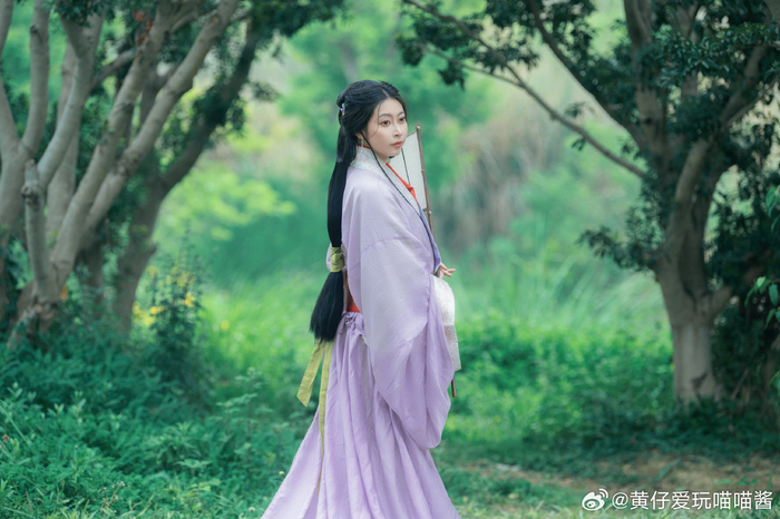 出境:@靠谱的cc酱_ 妆造