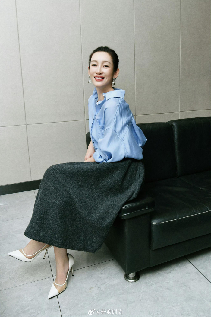 花少姐姐@秦海璐 私服穿搭来袭,针织开衫温柔亲和……__财经头条