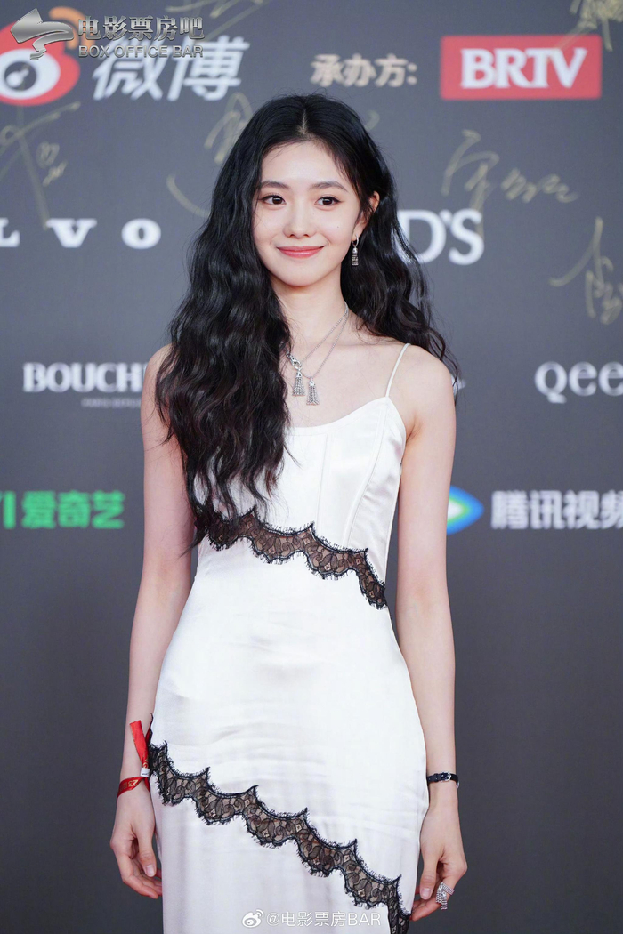 刘浩存红毯造型