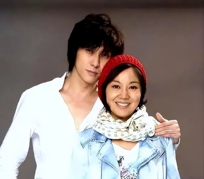 微醺女神闫妮,为了保护女儿,选择不再婚|王玮|闫妮|张铎_新浪新闻