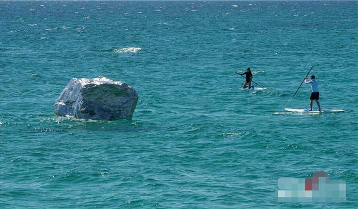 石头漂在水面上!日本火山喷发出现“浮石”,覆盖30平方公里海域