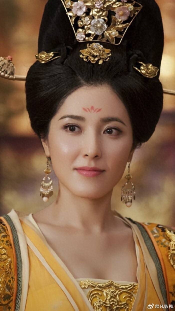 国色天香魔鬼身材性感火辣|曾黎|中戏|性感_新浪新闻