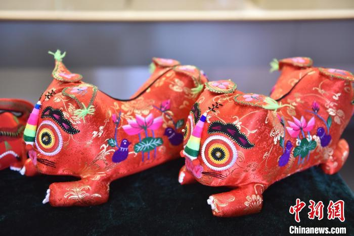 河北景县:端午特色传统布艺受青睐