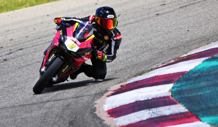 第一次拍摩托车赛道动态说实话太难拍了