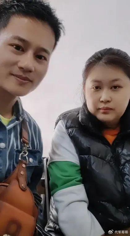 杨立新第一任妻子图片