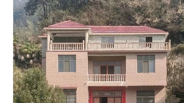 为了进城买房子，狠心把农村老家的房子卖掉了，大家觉得值吗？