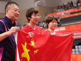 亚运会乒乓女双决赛：4-0！王曼昱蒯曼零封日本，日本女乒颗粒无收！