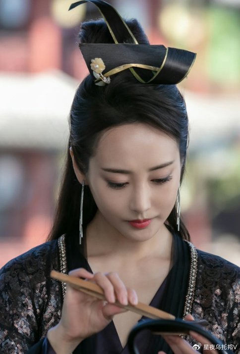 李纯公开谈恋爱细节,与马頔甜蜜互称小哥哥小姐姐!