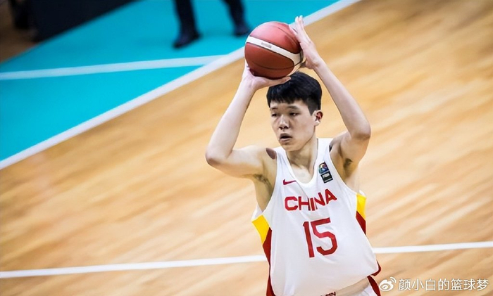 这份全新的男篮大名单有很多的年轻球员,其中最核心的就是杨瀚森