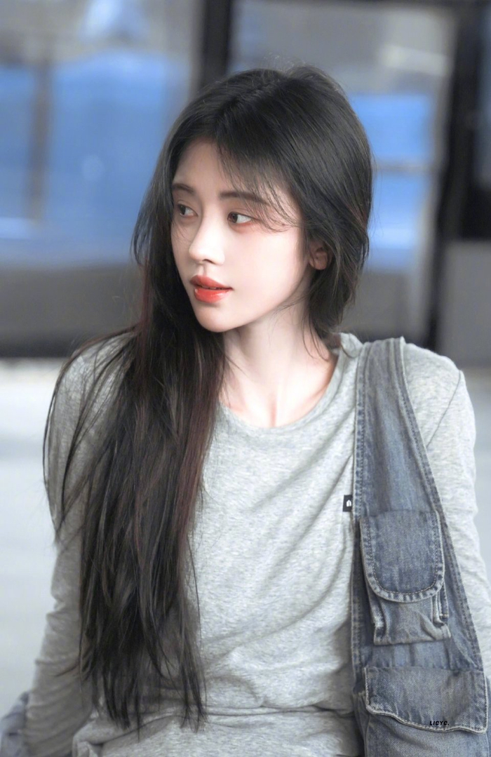 天选头像脸,各个软件的头像速速安排,妈呀鞠婧祎美的不像真的人!