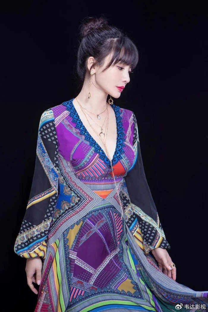 柳岩|男人装|身材_新浪新闻