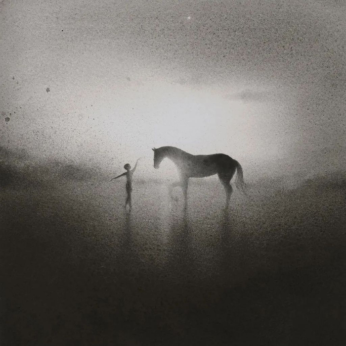 意境悠长,这组黑白水彩画,诠释了人与动物的和谐之美