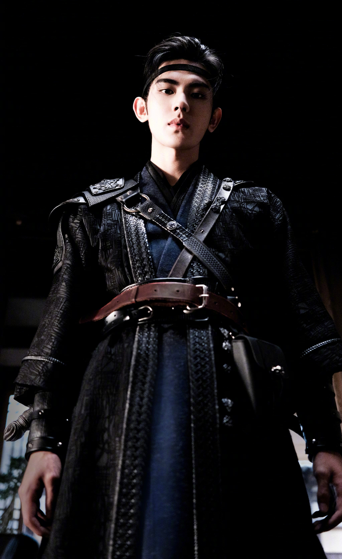 在丞磊的微博里发现新面孔竟然是别对我动心里的小麦苗维伦