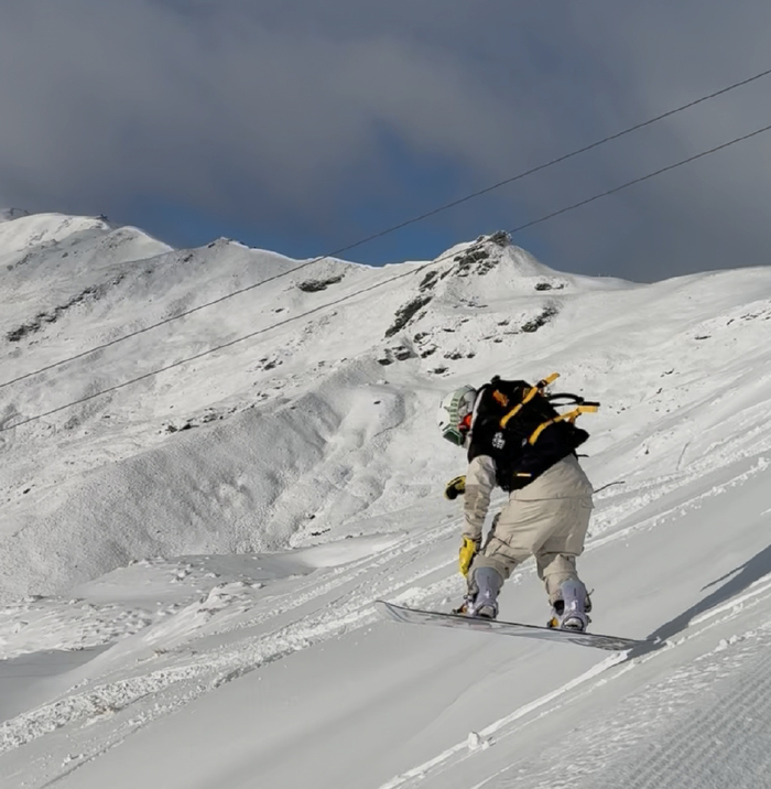 山城小将闪耀新西兰！贺舒玉斩获FWT Junior野雪季军