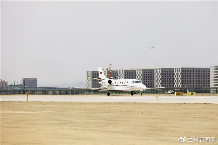 兰州中川国际机场三期校飞成功 预计年内通航