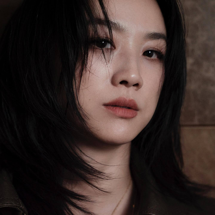 自如的松弛的 94 汤唯今日参加burberry活动造型