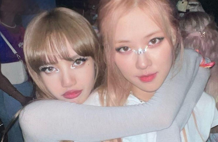 lisa度过27岁生日,blackpink成员为她祝福,展现她们不变的友谊|生日