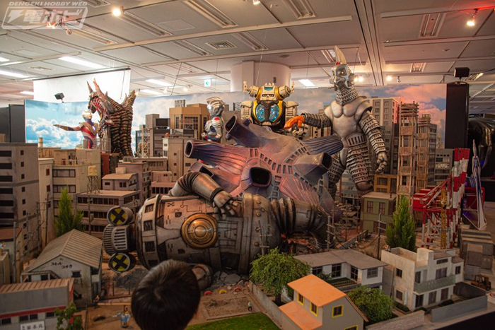 特摄场景是谁在房子里睡大觉开幕式内览会媒体图