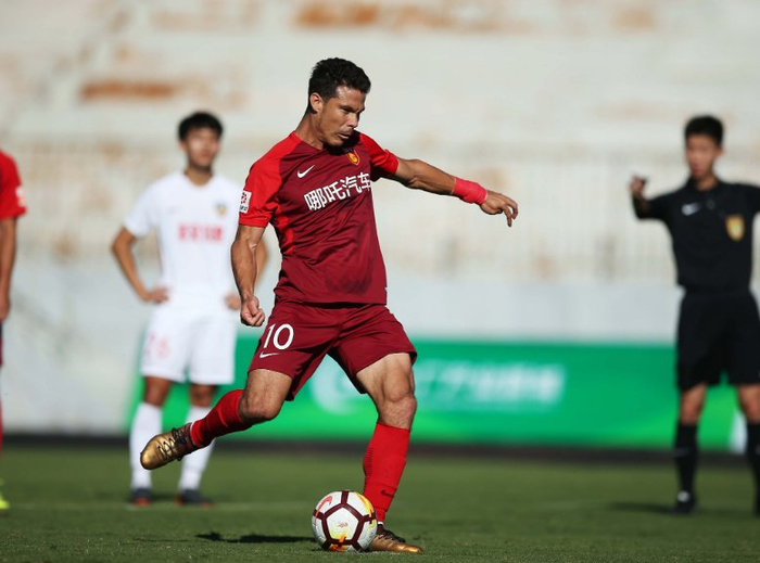 大实话？前中超外援：中国男足薪水过高，自以为是球星，根本不爱学习