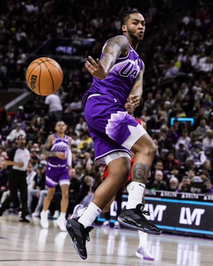 萨马尼奇226乔治205爵士队战胜火箭队