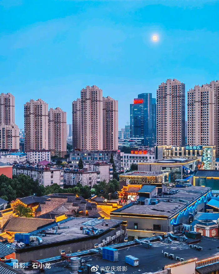 夜色阑珊处弱光下的精彩体验华为手机