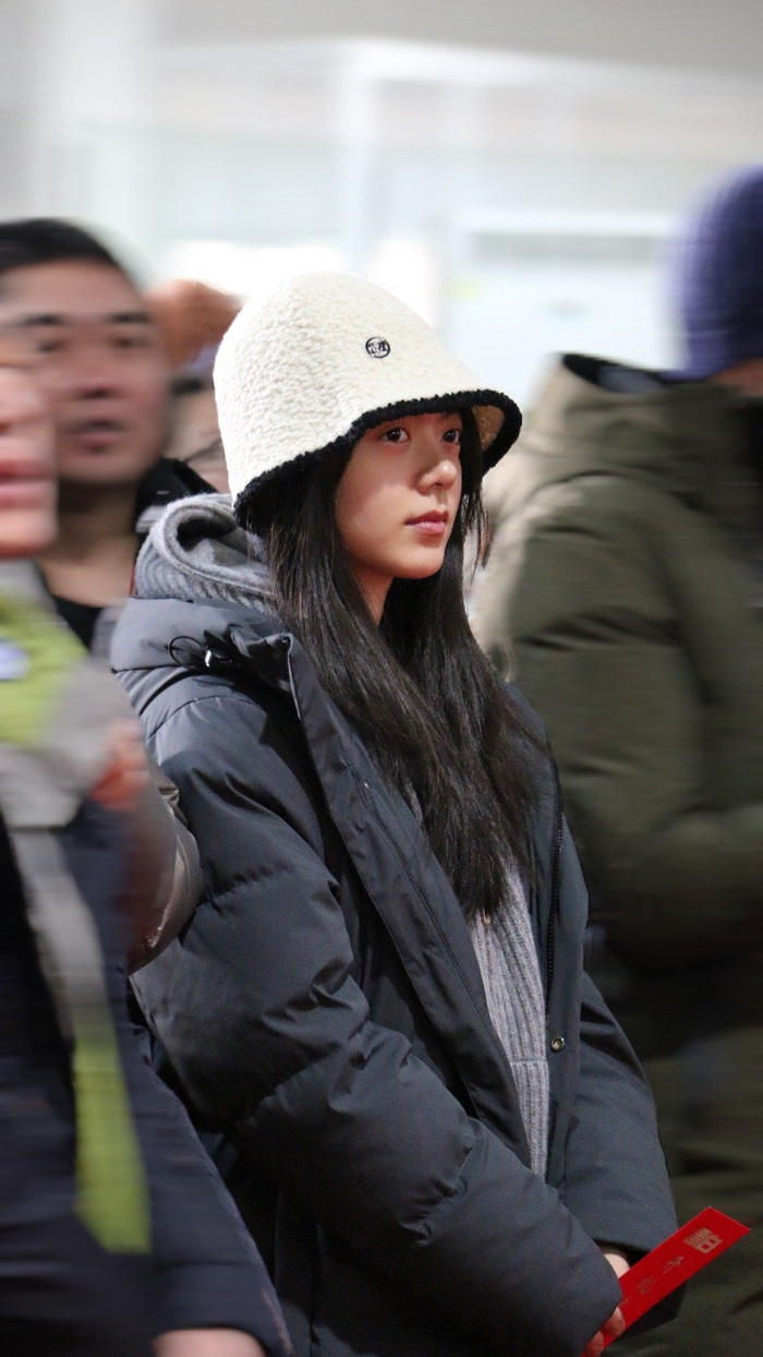 赵今麦漂白开机照该剧由真实故事改编