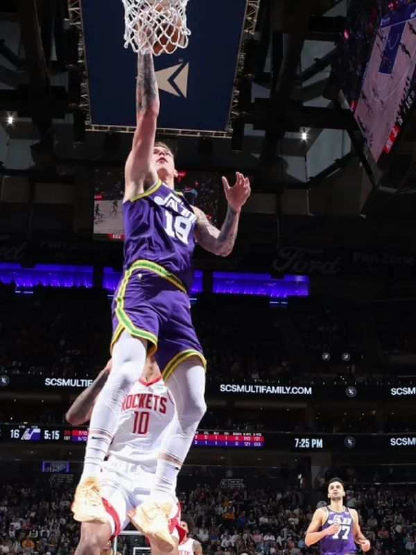 萨马尼奇226乔治205爵士队战胜火箭队