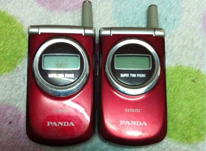 2004年,熊猫推出了型号为gm958c的彩屏手机,stn彩色屏幕由4096色升级